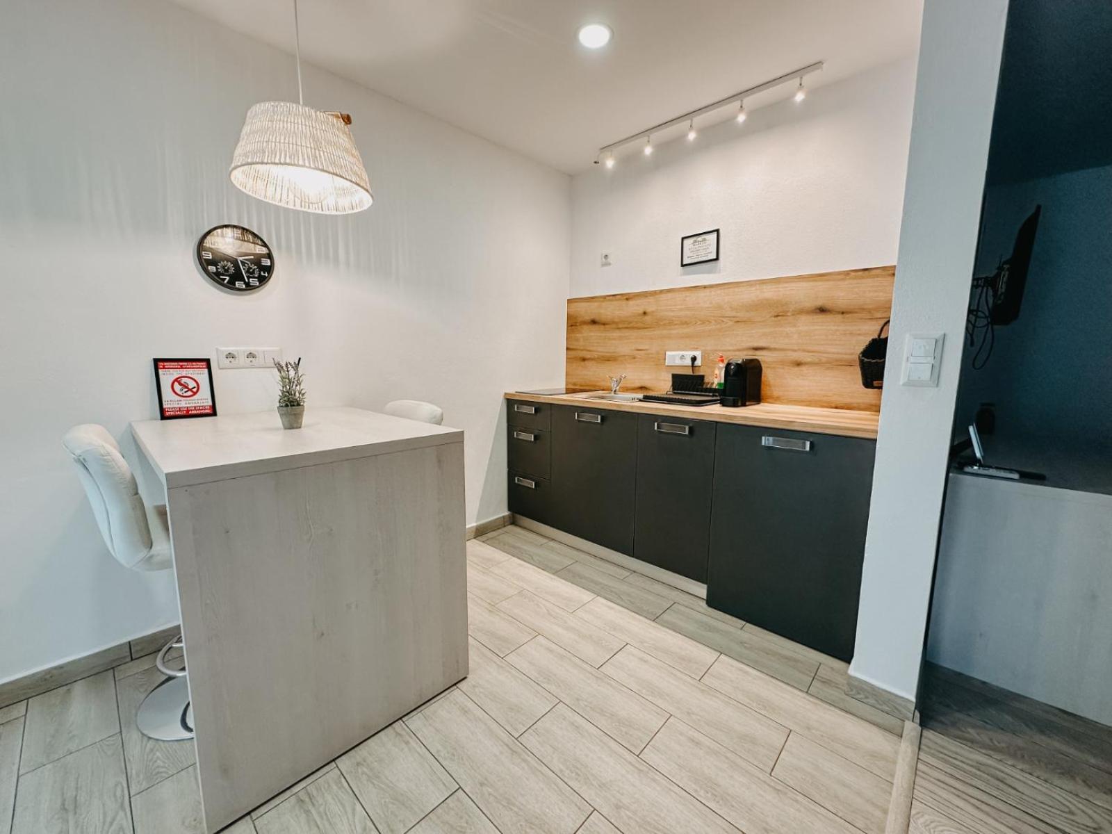 ريشيتسا Marcos Apartments Victoriei - Self Check-In المظهر الخارجي الصورة